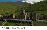 Monastery in Fiagdon. Mountains of the Caucasus. Стоковое видео, видеограф Поскребышев Михаил / Фотобанк Лори