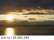 Russia, the Far East, Kamchatka, sunset over the Avachinskaya Bay. Стоковое фото, фотограф Виктория Кольцова / Фотобанк Лори