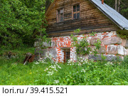 Валунная баня на склоне горы Секирная. Соловецкий монастырь. Соловецкие острова, Архангельская область (2018 год). Стоковое фото, фотограф Pukhov K / Фотобанк Лори