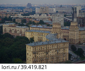 Москва. Фрунзенская набережная и Нескучный сад с высоты птичьего полета. (2017 год). Стоковое фото, фотограф Darya Khubetsova / Фотобанк Лори