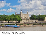 London, UK - 28 Jul 2013: Tower castle in London city, England. Редакционное фото, фотограф Сергей Стрелков / Фотобанк Лори