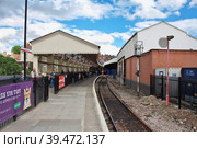 Windsor, UK - 29 Jul 2013: The train on the railway station, England. Редакционное фото, фотограф Сергей Стрелков / Фотобанк Лори