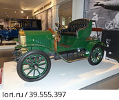 Автомобиль "De Dion-Bouton AM (6 CV)", 1906 г., спайдер (родстер), 9 л.с., Франция. Производитель "De Dion" был крупнейшим производителем автомобилей, трициклов, мотоциклов. Музей автомобильной техники. Верхняя Пышма, Россия, сентябрь 2020. Редакционное фото, фотограф Сергей Елизарьев / Фотобанк Лори