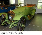 Автомобиль "Benz 8/18 HP", 1910 г., фаэтон, 4-цилиндровый, 4-ступенчатый, Германия. Относительно недорогая брендовая модель. Выпускался с 1910 по 1912 год. Музей автомобильной техники. Верхняя Пышма, Россия, сентябрь 2020. Редакционное фото, фотограф Сергей Елизарьев / Фотобанк Лори