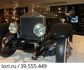 Автомобиль "Rolls-Royce 40/50 HP Silver Ghost", 1906 г., 6-цилиндровый, 80 л.с., Великобритания. Настоящий экспонат имеет кузов Torpedo с открытым верхом. Музей автомобильной техники. Верхняя Пышма, Россия, сентябрь 2020. Редакционное фото, фотограф Сергей Елизарьев / Фотобанк Лори