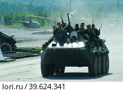 BTR-82A armoured personnel carrier with soldiers (2008 год). Редакционное фото, фотограф Сергей Буторин / Фотобанк Лори
