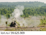 Shooting of 152 mm howitzer 2S19 Msta-S. Russia (2008 год). Редакционное фото, фотограф Сергей Буторин / Фотобанк Лори