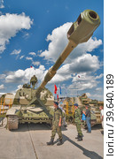 Self-propelled 152 mm howitzer 2S19 MSTA-S (2008 год). Редакционное фото, фотограф Сергей Буторин / Фотобанк Лори