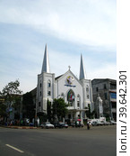 Yangon, Myanmar - 04 Jan 2010: The church, Yangon ( Rangoon ), Myanmar. Редакционное фото, фотограф Сергей Стрелков / Фотобанк Лори