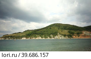 Seascape with a stone beach. Nakhodka, Russia. Стоковое видео, видеограф Виктория Кольцова / Фотобанк Лори