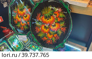 Handmade painting. Tagil tray (2022 год). Редакционное фото, фотограф Виктория Кольцова / Фотобанк Лори