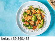 Fried tempeh with rice and broccoli. Стоковое фото, фотограф Татьяна  Бральнина / Фотобанк Лори