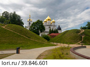 Успенский собор Дмитровского Кремля, Дмитров (2018 год). Стоковое фото, фотограф Олег Пученков / Фотобанк Лори