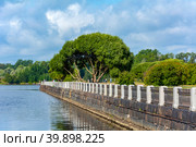 Vyborg, the embankment of Bolshoy Kovsh Bay (2019 год). Стоковое фото, фотограф Ольга Остроухова / Фотобанк Лори