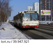 Автобус № 447 на рейсе. Улица Свердлова. Город Балашиха. Московская область (2012 год). Редакционное фото, фотограф lana1501 / Фотобанк Лори