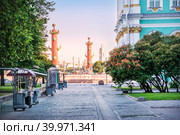 Ростральные колонны и Князь-Владимирский собор и Эрмитаж, Санкт-Петербург (2017 год). Редакционное фото, фотограф Baturina Yuliya / Фотобанк Лори