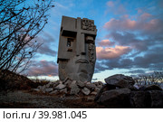 Мемориальный комплекс Маска скорби, Магадан, Магаданская область, Сибирь, Дальний Восток России. Памятник жертвам политических репрессий (узникам лагерей ГУЛАГа) Редакционное фото, фотограф Андрей Степанов / Фотобанк Лори