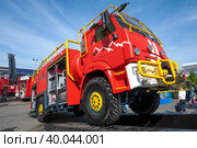 Пожарный автомобиль AЦ-3,0-50/4 на базе Камаз-43502 крупным планом. Экспонат международного военно-технического форума "Армия-2022" Редакционное фото, фотограф Виктор Карасев / Фотобанк Лори