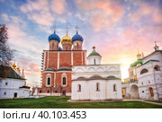 Успенский собор и Архангельский собор, Рязанский Кремль, Рязань (2022 год). Стоковое фото, фотограф Baturina Yuliya / Фотобанк Лори