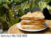 Srilankan Vegetable Roti in plate. Стоковое фото, фотограф Светлана Лажко / Фотобанк Лори