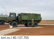 Средняя Ахтуба, Волгоградская область, Россия, 19 августа 2022 года. Автомобиль КАМАЗ с оборудованием ТДА-3 для постановки дымовых и аэрозольных завес и маскировки техники. Редакционное фото, фотограф Андрей Цыганков / Фотобанк Лори