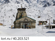 Kedarnath temple, shrine covered with snow. Стоковое фото, фотограф Devendra Rawat / Фотобанк Лори