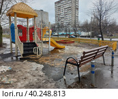 Детская площадка. Уссурийская улица. Район Гольяново. Город Москва (2023 год). Редакционное фото, фотограф lana1501 / Фотобанк Лори
