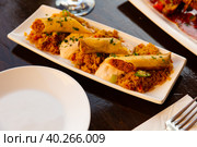 Morrocan lamb and harissa rolls with couscous. Стоковое фото, фотограф Яков Филимонов / Фотобанк Лори