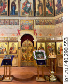 Иконостас в храме Усекновения главы Иоанна Предтечи в Дьякове. Середина 16 века. Коломенское, Москва (2023 год). Редакционное фото, фотограф Овчинникова Ирина / Фотобанк Лори