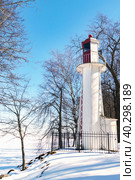 Russia. Peterhof Southern Lighthouse. The southern lighthouse of the Petrodvortsovy gate. Редакционное фото, фотограф Филатова Ирина / Фотобанк Лори