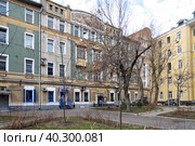 Москва, Подсосенский переулок, дом 8, строение 2. Доходный дом. Здание начала XX века (2023 год). Редакционное фото, фотограф Илюхина Наталья / Фотобанк Лори