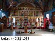 Алтарь старинной церкви Михаила Архангела. Волхов, Ленинградская область (2023 год). Стоковое фото, фотограф Виктор Карасев / Фотобанк Лори