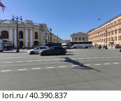 Гостиный двор, Перинные ряды и Думская улица. Вид с Невского проспекта в Санкт-Петербурге (2023 год). Стоковое фото, фотограф Жигалов Евгений Павлович / Фотобанк Лори