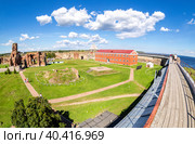 Историческая средневековая крепость Орешек (2018 год). Редакционное фото, фотограф FotograFF / Фотобанк Лори