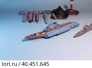 Творчество для детей и взрослых, собранные масштабные модели кораблей, авианосец , хобби для вас. Стоковое фото, фотограф Андрей Цыганков / Фотобанк Лори