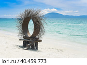 Wooden photozone on Vietnamese sandy beach (2022 год). Стоковое фото, фотограф Татьяна Терехина / Фотобанк Лори