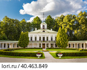Lermontov's estate in Serednikovo in summer. (2015 год). Стоковое фото, фотограф Юрий Поздников / Фотобанк Лори