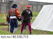 Festival of medieval reconstruction "Russian fortress", Fencing on swords in medieval costumes (2015 год). Редакционное фото, фотограф Анна Кривицкая / Фотобанк Лори