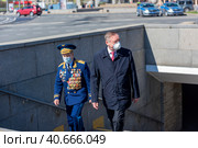 Governor of St. Petersburg Beglov on the street of the city during the coronavirus (2020 год). Редакционное фото, фотограф Анна Кривицкая / Фотобанк Лори