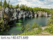 Famous beautiful marble quarry Ruskeala (2014 год). Редакционное фото, фотограф Анна Кривицкая / Фотобанк Лори