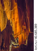 Stalactites and stalagmites in Luray Caverns, Virginia, USA (2016 год). Стоковое фото, фотограф Анна Кривицкая / Фотобанк Лори