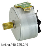 Маленький электрический мотор на белом фоне. Small electric motor on white background. Стоковое фото, фотограф Татьяна Д / Фотобанк Лори