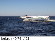 Судно на подводных крыльях "Метеор-237" в Финском заливе (2023 год). Редакционное фото, фотограф Игорь Дашко / Фотобанк Лори