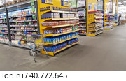 Empty supermarket during the coronavirus epidemic (2020 год). Редакционное фото, фотограф Анна Кривицкая / Фотобанк Лори