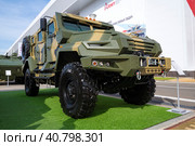 Новейший российский бронеавтомобиль АМН 59097 "Спартак" крупным планом. Международный военный форум "Армия-2022", Парк Патриот. Редакционное фото, фотограф Виктор Карасев / Фотобанк Лори