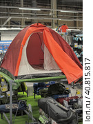 Tent on sale in the sports shop (2014 год). Редакционное фото, фотограф Анна Кривицкая / Фотобанк Лори