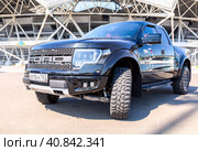 Ford F-150 Raptor vehicle with all terrain tires Nokian Tyres (2022 год). Редакционное фото, фотограф FotograFF / Фотобанк Лори
