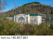 Village Mundybash, view of the station building, Mountain Shoria. Стоковое фото, фотограф Ольга Остроухова / Фотобанк Лори