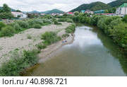 Краснодарский край, Туапсинский район, поселок городского типа, Новоихайловский, река Нечепсухо,  дважды разлившаяся в июле 2023 г. Стоковое фото, фотограф Александр Циликин / Фотобанк Лори