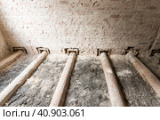 Dismantling old floor in the old apartment before new renovation. Стоковое фото, фотограф VittoriaChe / Фотобанк Лори